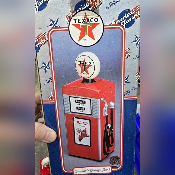 Enesco Texaco Fire Chief Gas Pump Ceramic Collectible Savings Bank - Picture 1 of 5